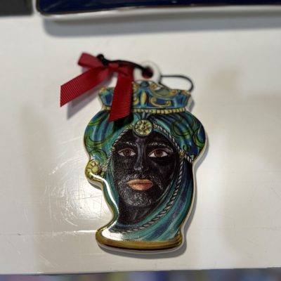 Testa di moro da esposizione con gancio Baci Milano